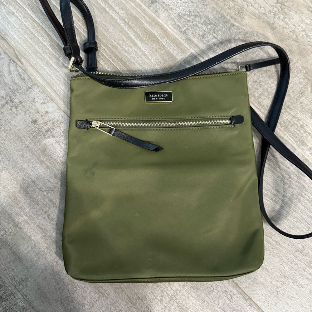 Kate spade cross body bags (2)
